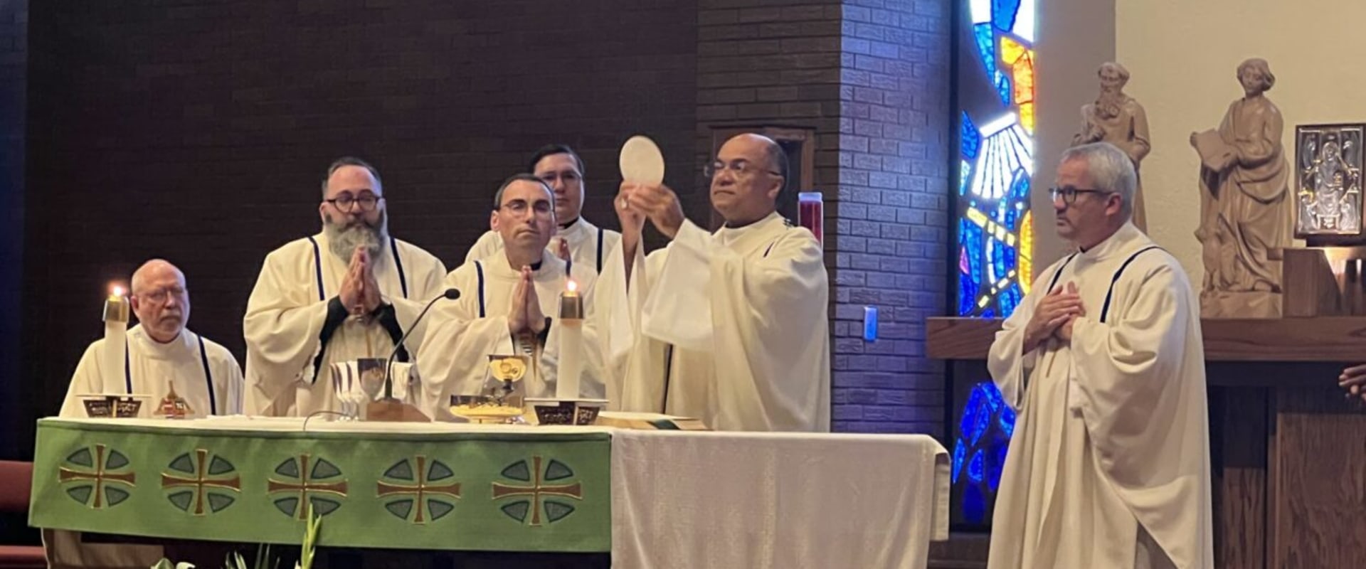 Exploring Communion: A Guide to Cibolo Valley Baptist Church's Worship and Community Outreach